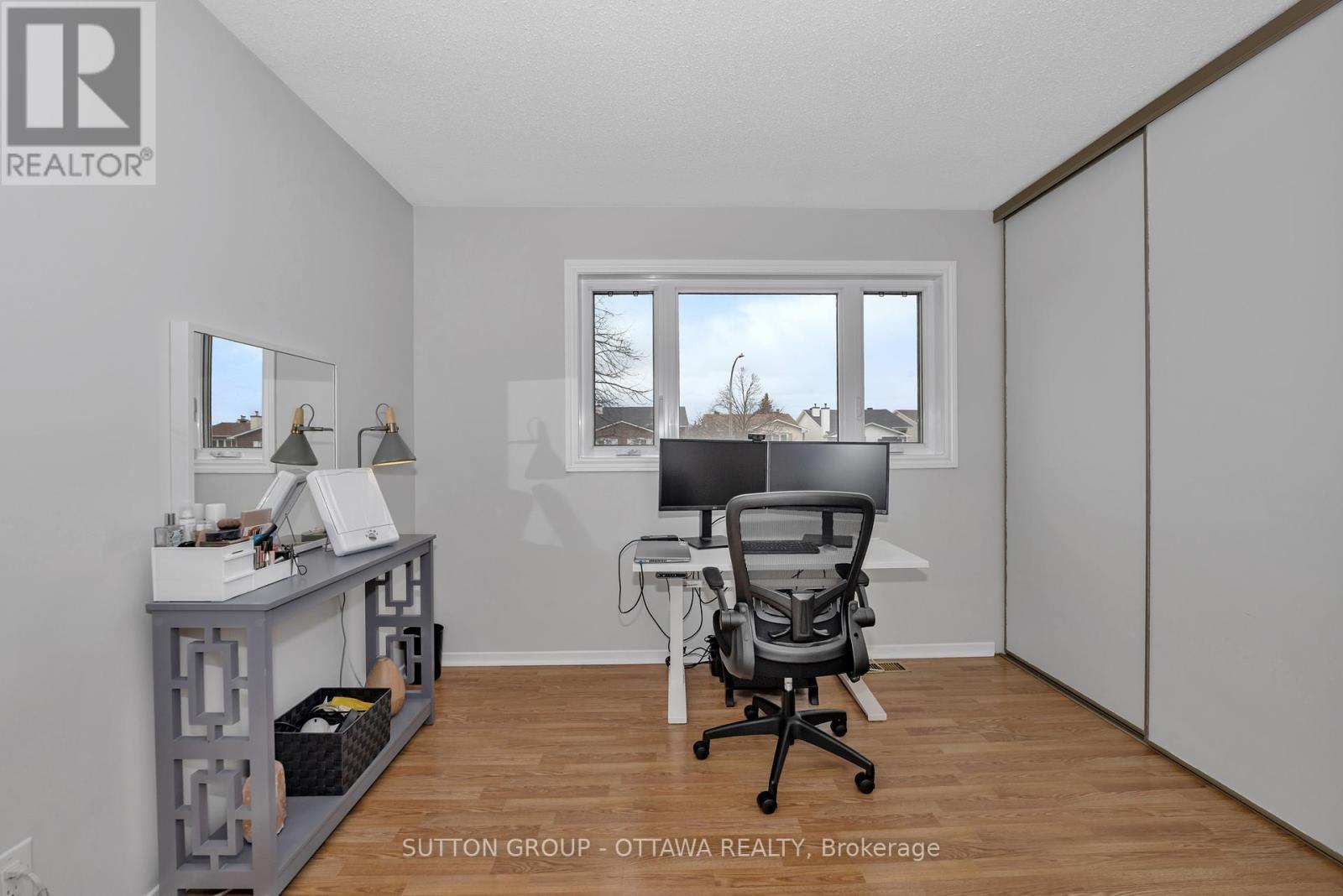 












6586 DES MERLES LANE

,
Ottawa,




Ontario
K1C6P3

