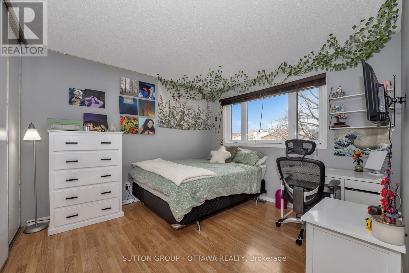 












6586 DES MERLES LANE

,
Ottawa,




Ontario
K1C6P3

