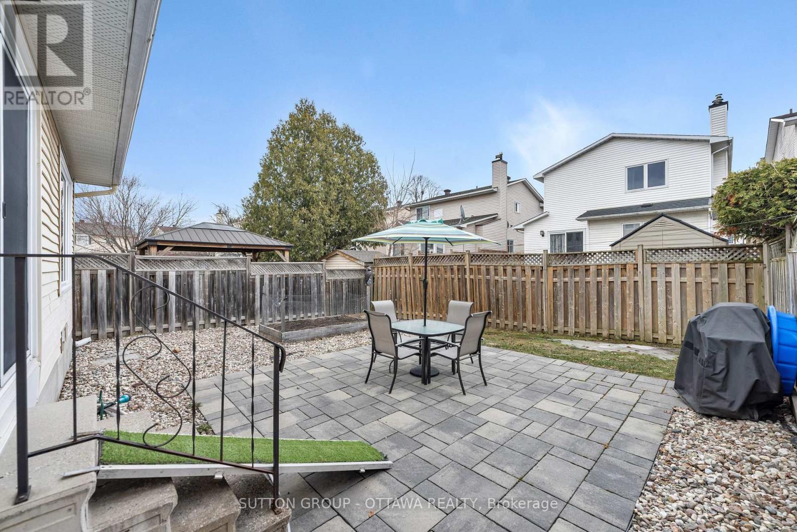 












6586 DES MERLES LANE

,
Ottawa,




Ontario
K1C6P3

