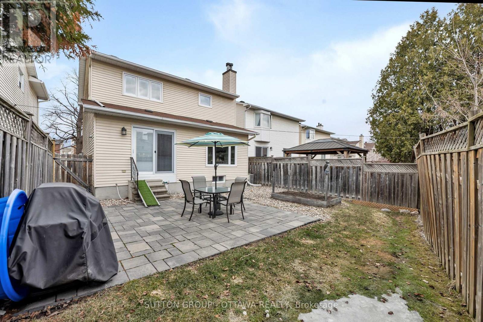 












6586 DES MERLES LANE

,
Ottawa,




Ontario
K1C6P3

