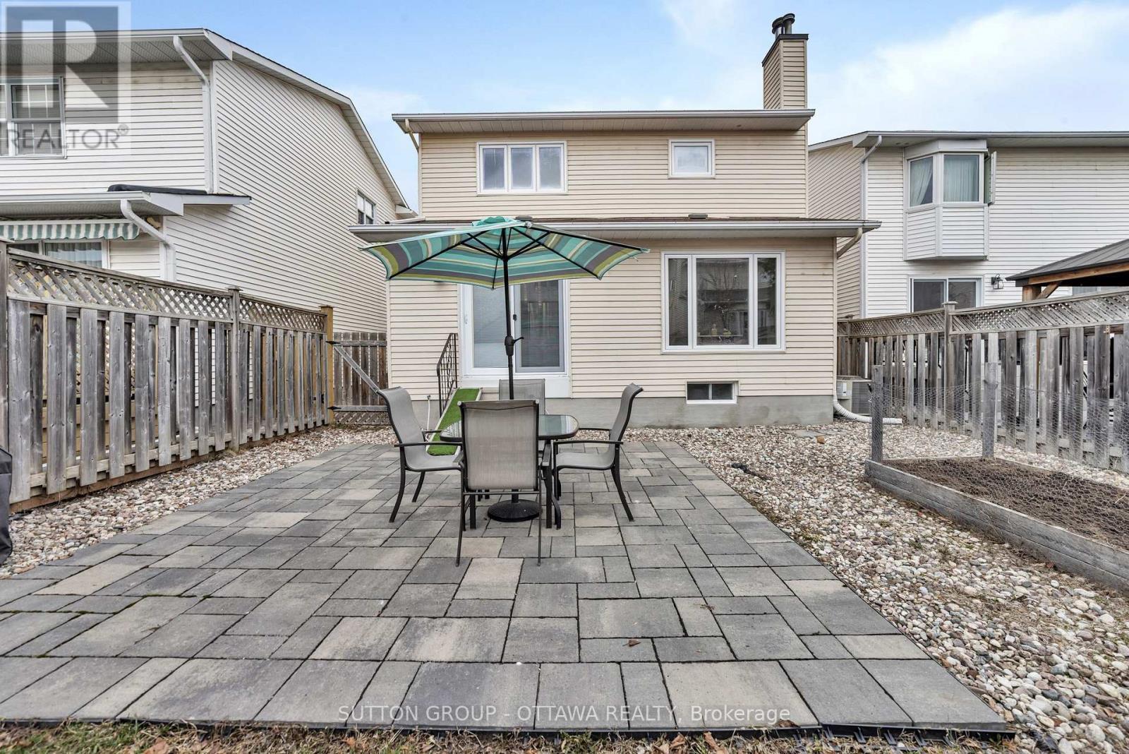 












6586 DES MERLES LANE

,
Ottawa,




Ontario
K1C6P3

