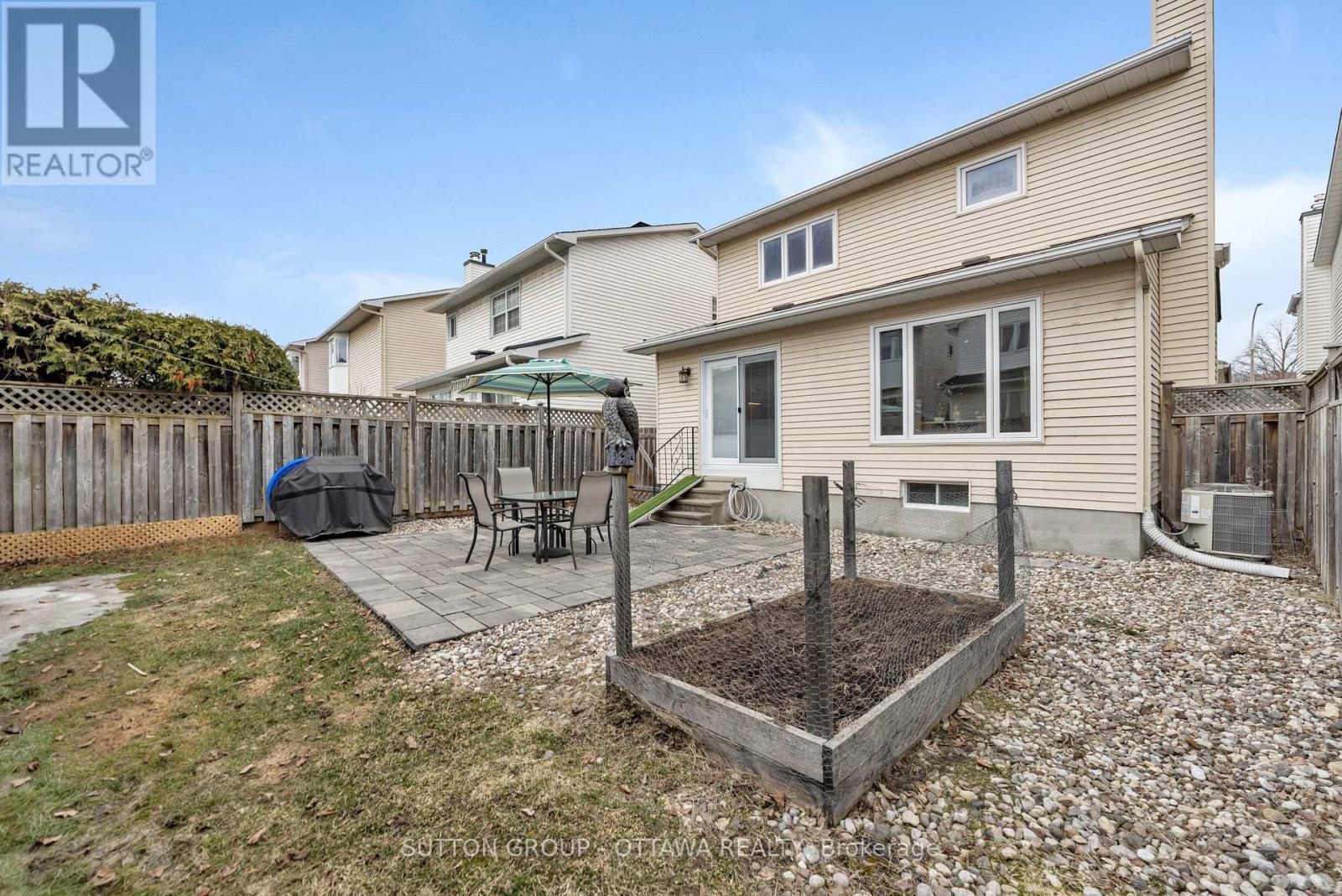 












6586 DES MERLES LANE

,
Ottawa,




Ontario
K1C6P3

