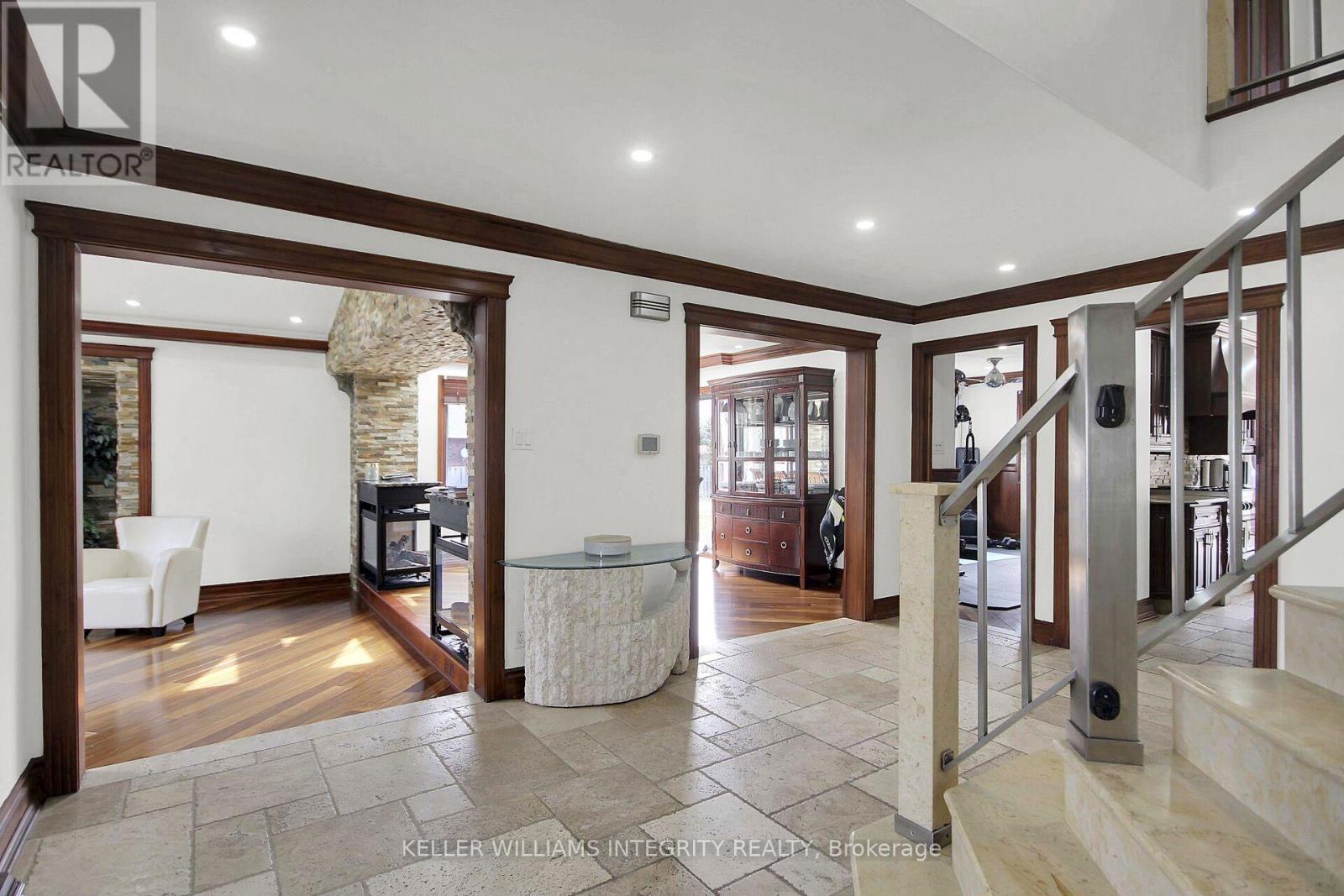 












2796 QUINN ROAD

,
Ottawa,




Ontario
K1T3V5

