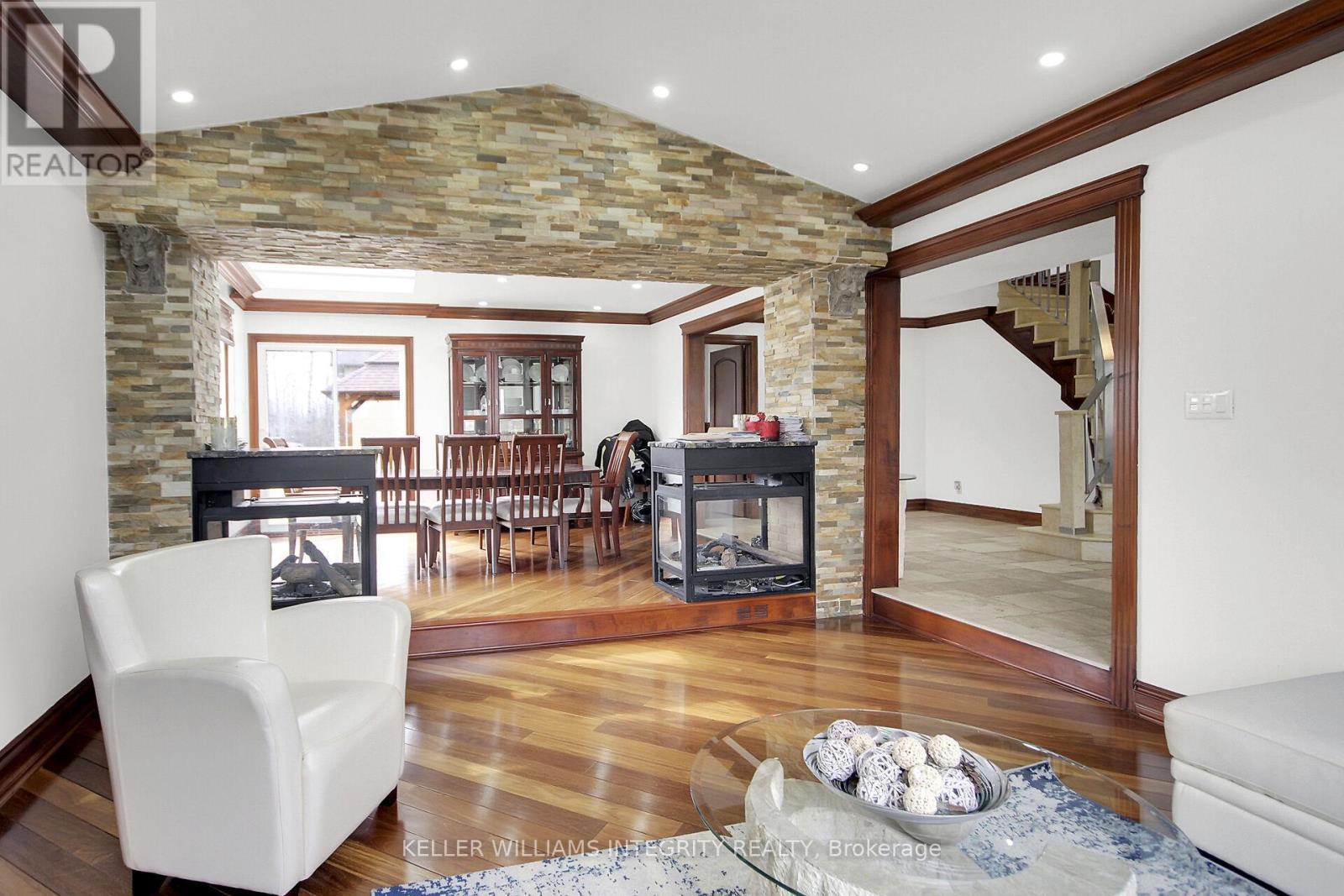 












2796 QUINN ROAD

,
Ottawa,




Ontario
K1T3V5


