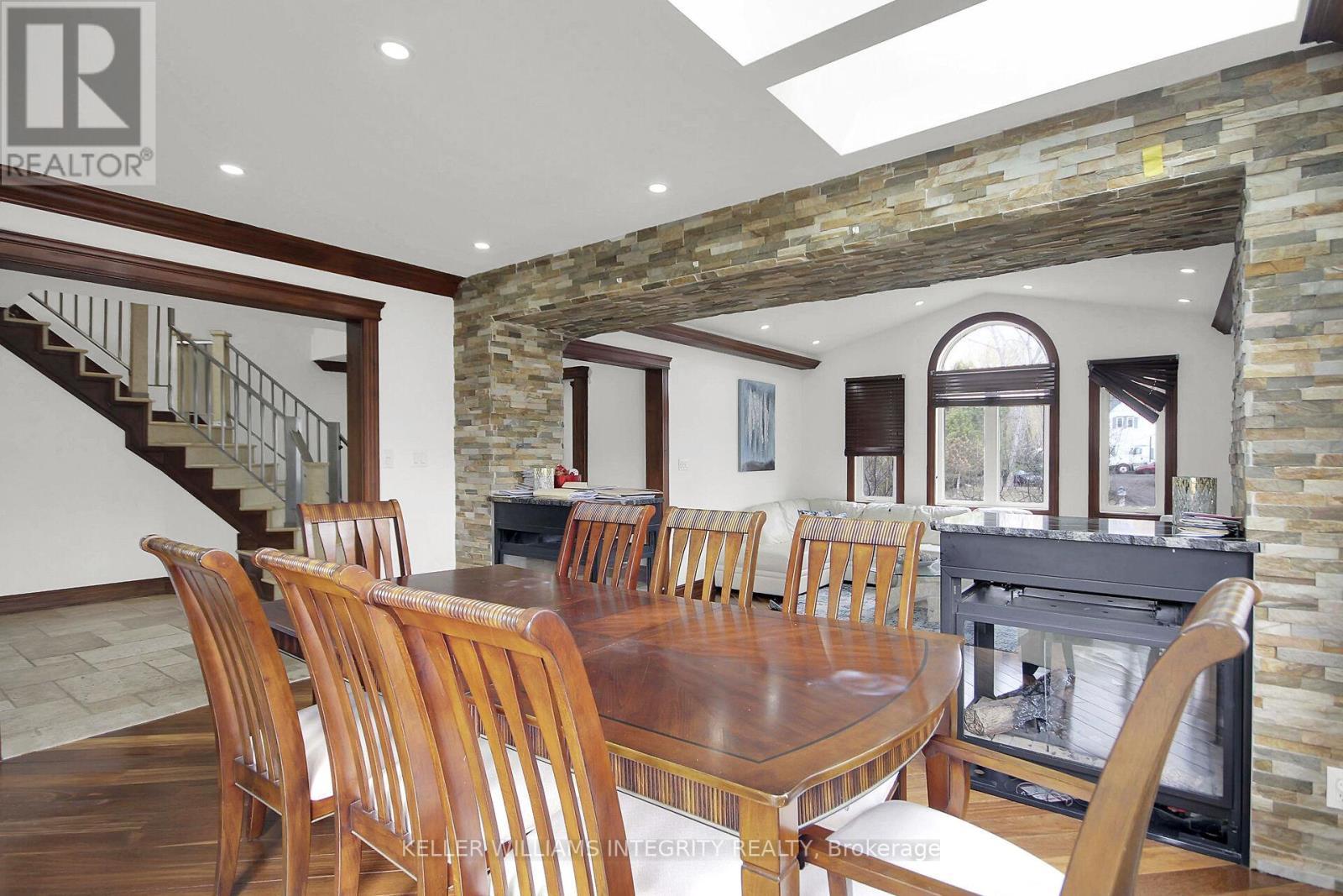 












2796 QUINN ROAD

,
Ottawa,




Ontario
K1T3V5

