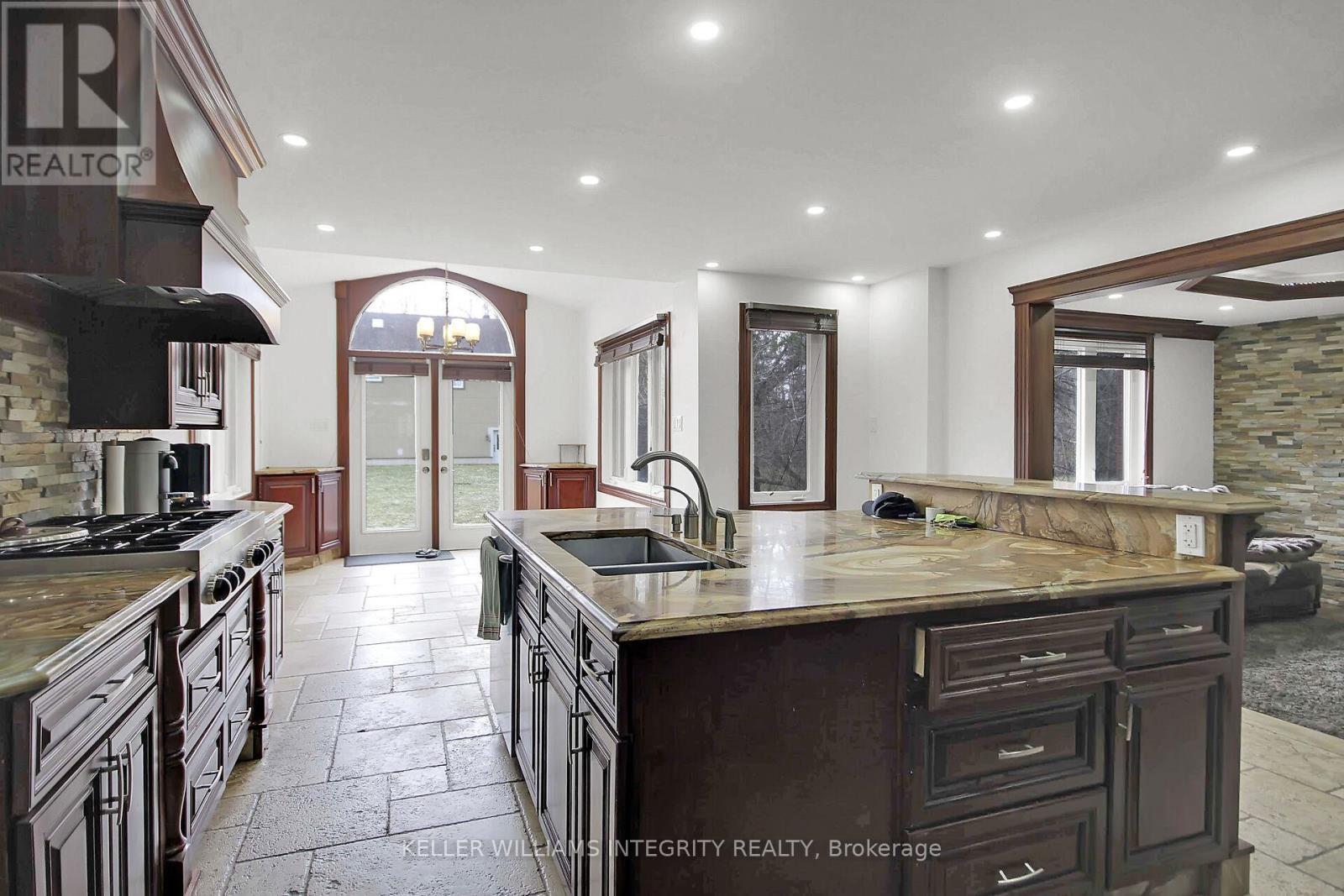 












2796 QUINN ROAD

,
Ottawa,




Ontario
K1T3V5

