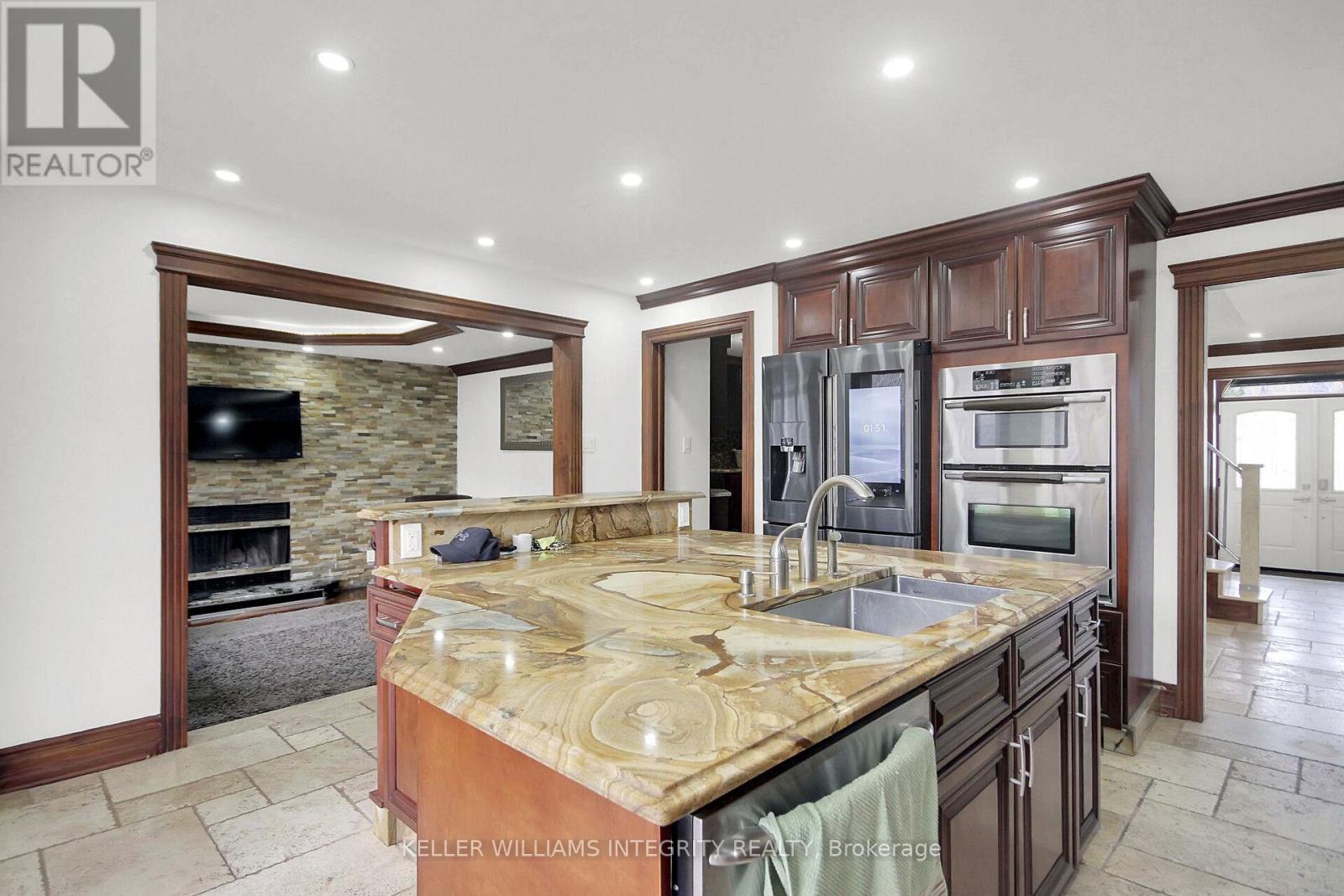 












2796 QUINN ROAD

,
Ottawa,




Ontario
K1T3V5

