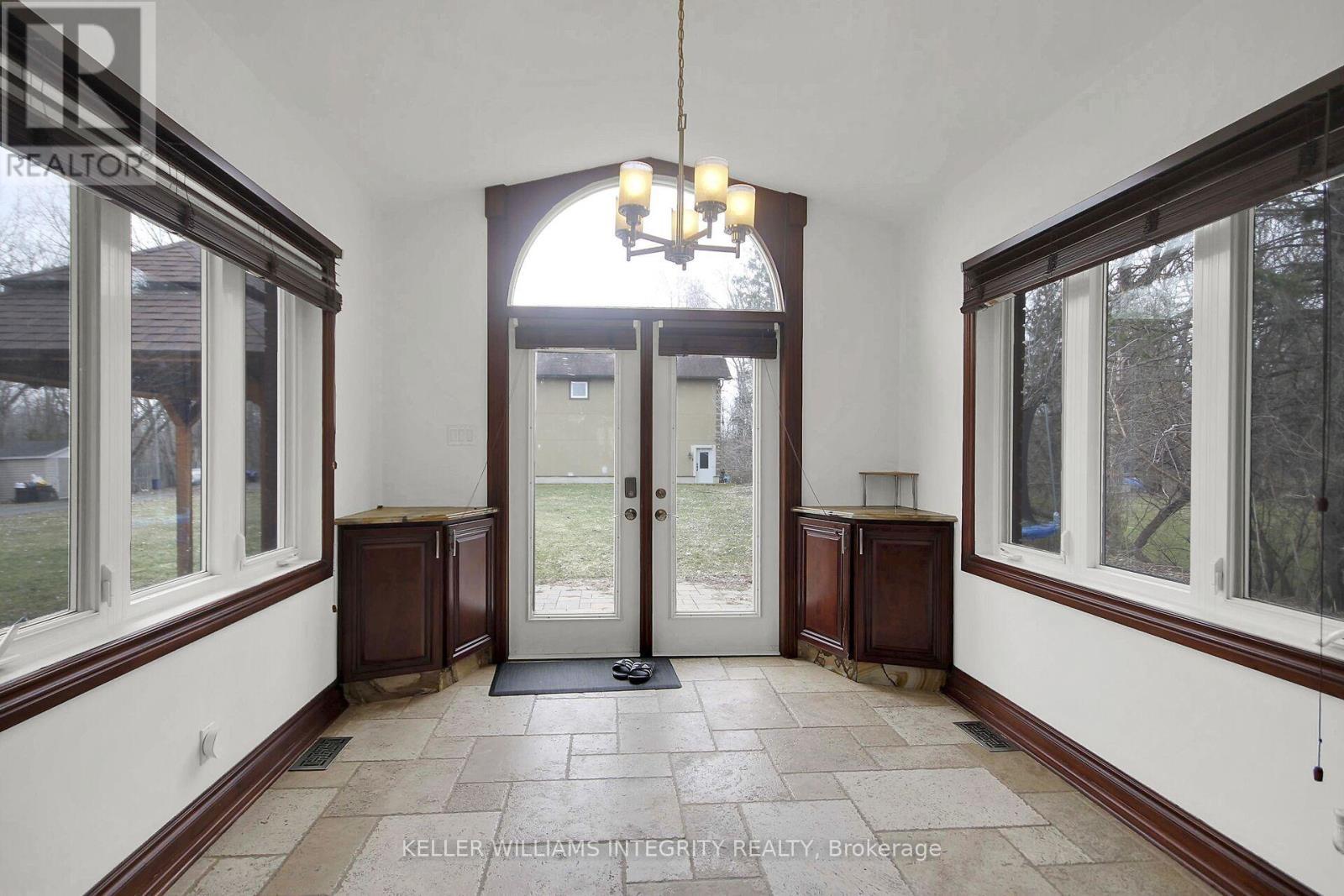 












2796 QUINN ROAD

,
Ottawa,




Ontario
K1T3V5

