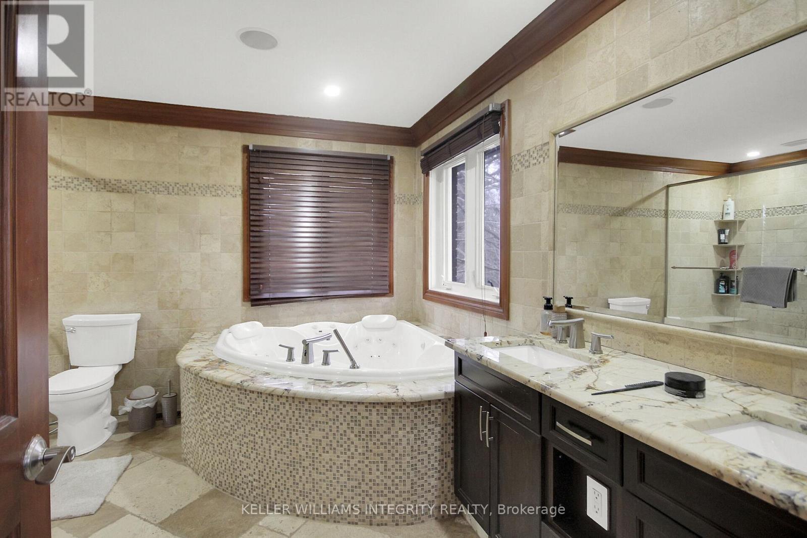 












2796 QUINN ROAD

,
Ottawa,




Ontario
K1T3V5

