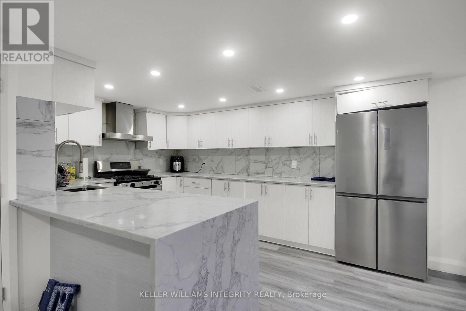 












2796 QUINN ROAD

,
Ottawa,




Ontario
K1T3V5

