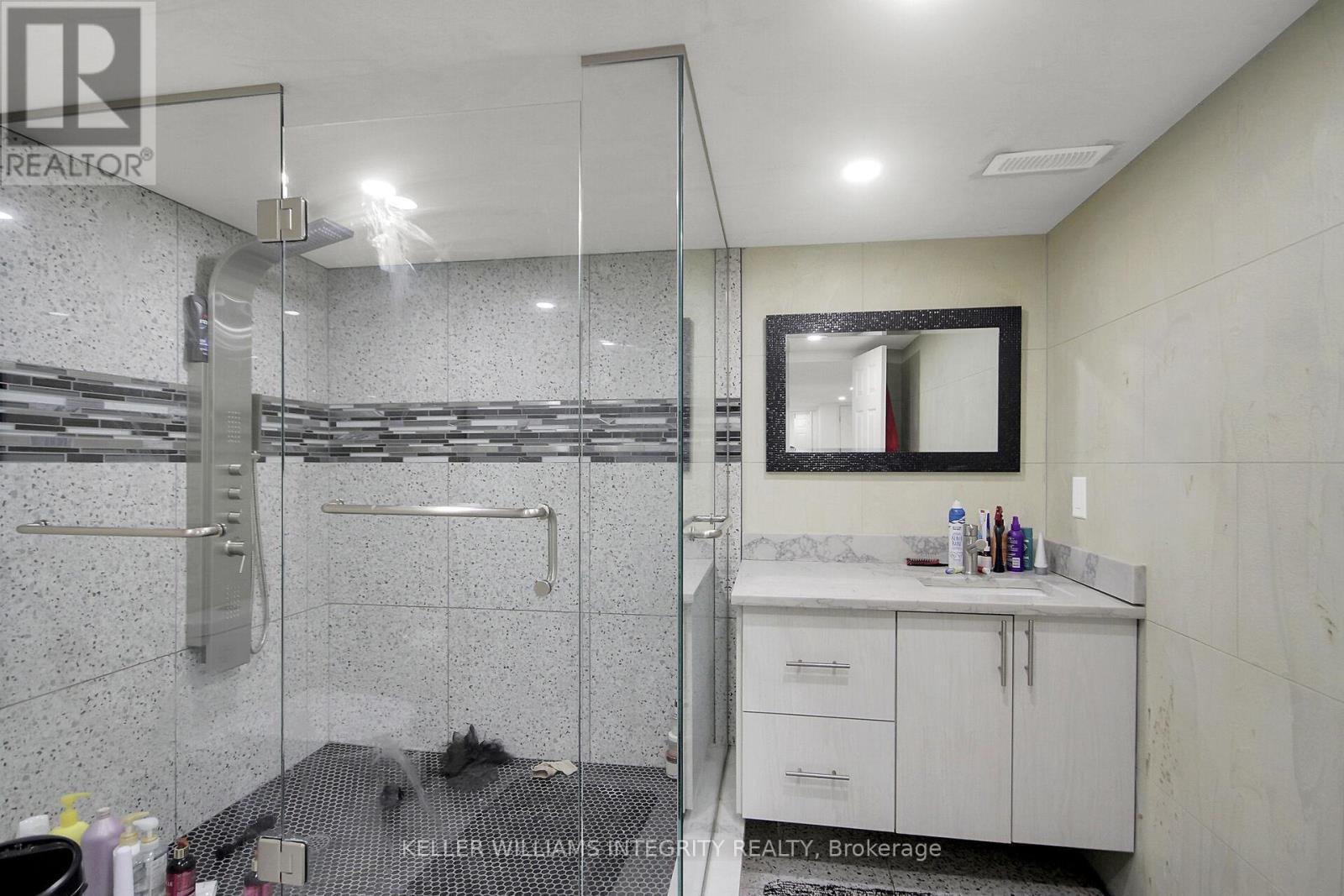 












2796 QUINN ROAD

,
Ottawa,




Ontario
K1T3V5

