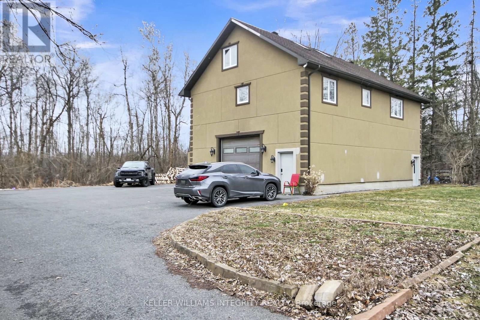 












2796 QUINN ROAD

,
Ottawa,




Ontario
K1T3V5

