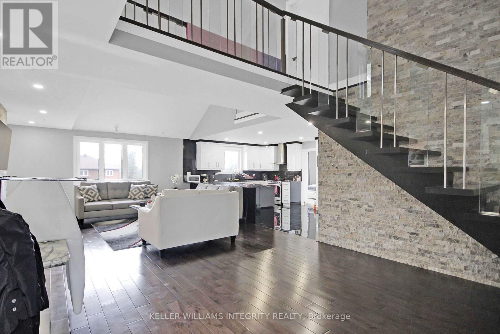 












2796 QUINN ROAD

,
Ottawa,




Ontario
K1T3V5

