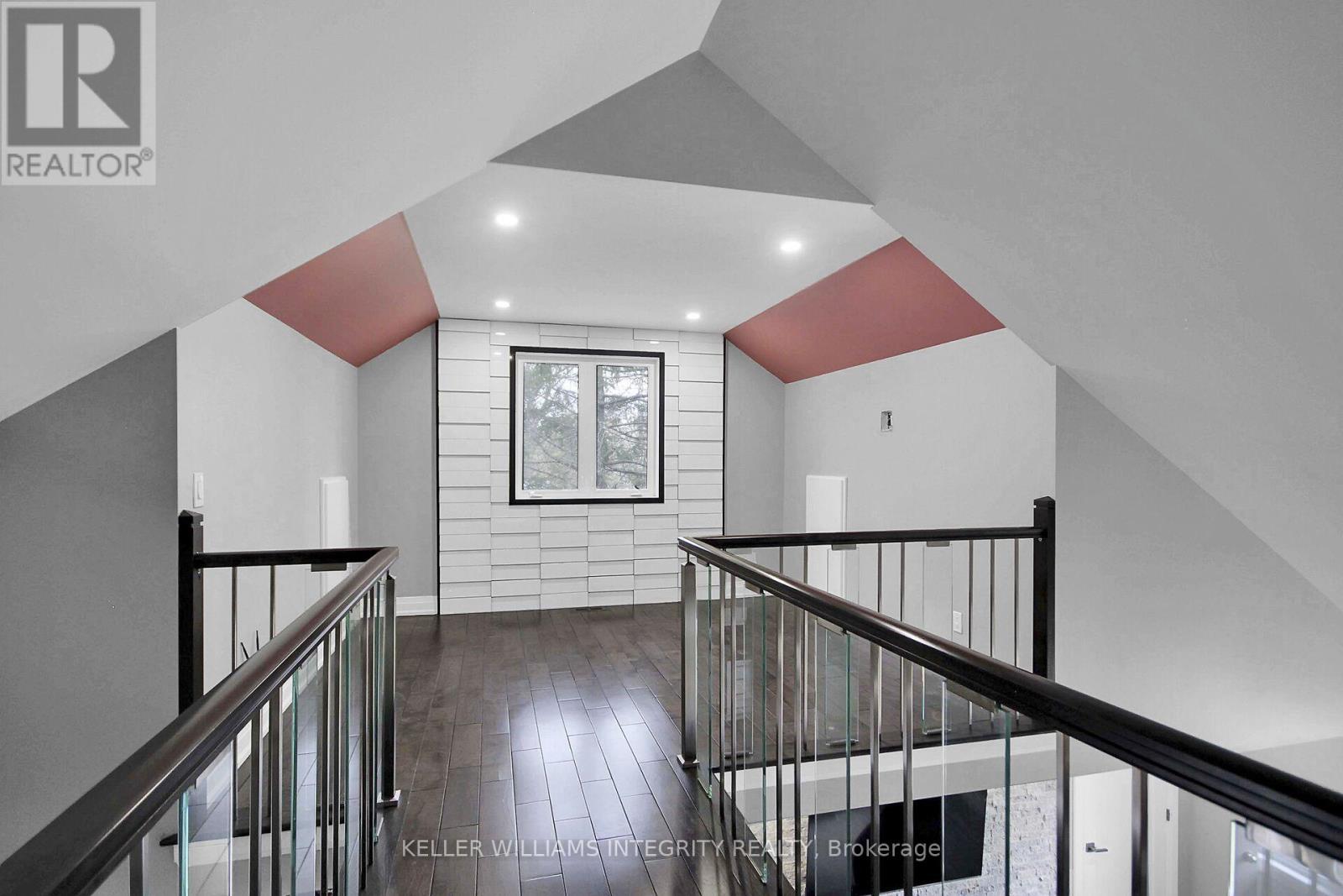 












2796 QUINN ROAD

,
Ottawa,




Ontario
K1T3V5

