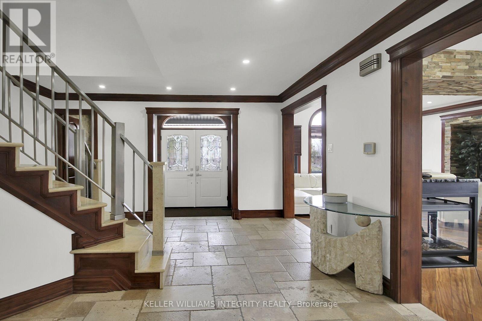 












2796 QUINN ROAD

,
Ottawa,




Ontario
K1T3V5


