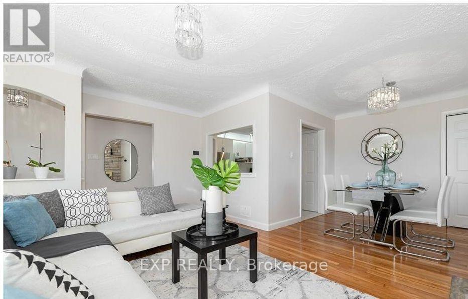 












109 MEADOWLANDS DRIVE W

,
Ottawa,




Ontario
K2G2S1

