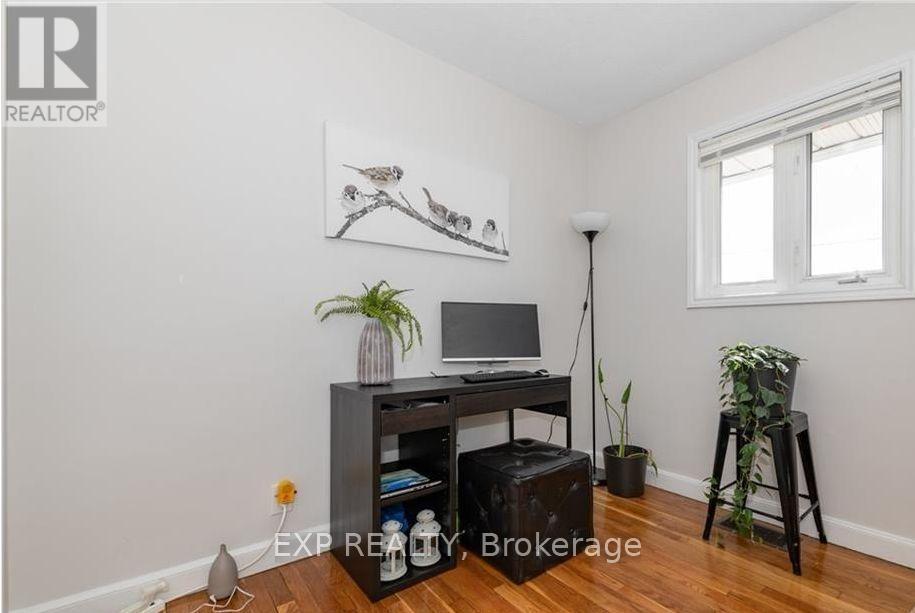












109 MEADOWLANDS DRIVE W

,
Ottawa,




Ontario
K2G2S1

