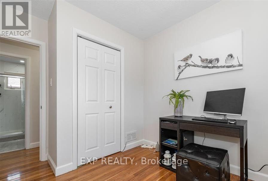 












109 MEADOWLANDS DRIVE W

,
Ottawa,




Ontario
K2G2S1

