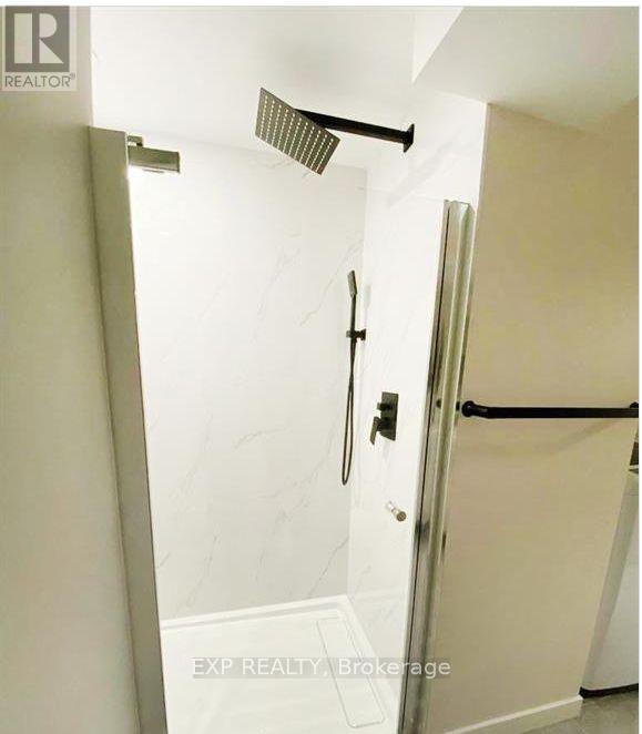 












109 MEADOWLANDS DRIVE W

,
Ottawa,




Ontario
K2G2S1

