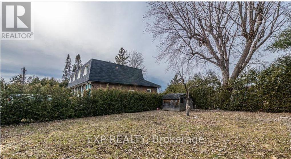 












109 MEADOWLANDS DRIVE W

,
Ottawa,




Ontario
K2G2S1

