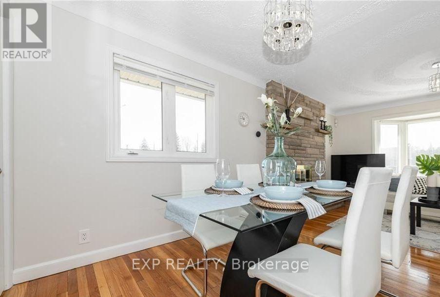 












109 MEADOWLANDS DRIVE W

,
Ottawa,




Ontario
K2G2S1

