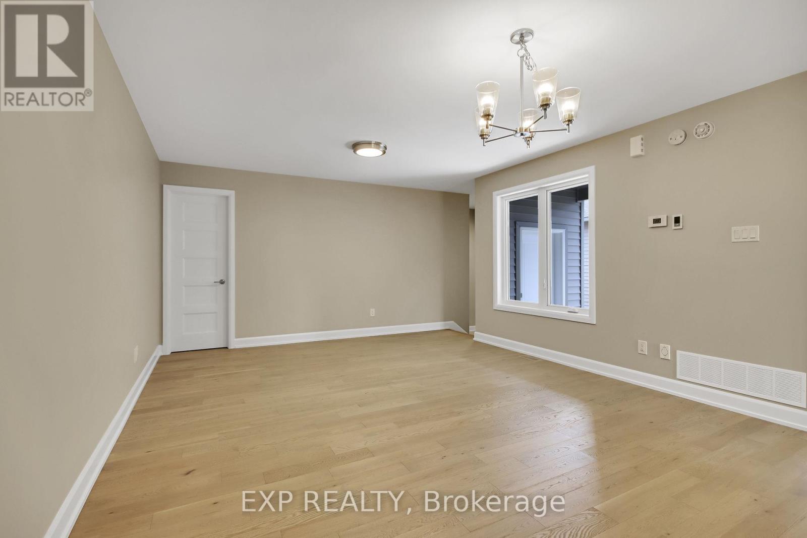 












647 PARKVIEW TERRACE

,
Russell,




Ontario
K4R0C6

