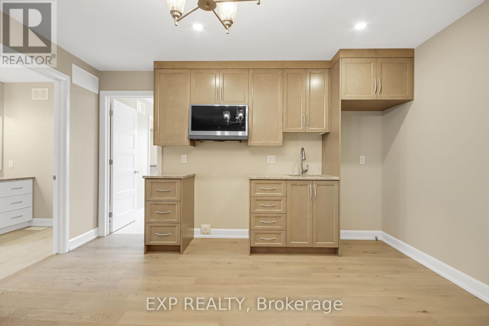 












647 PARKVIEW TERRACE

,
Russell,




Ontario
K4R0C6

