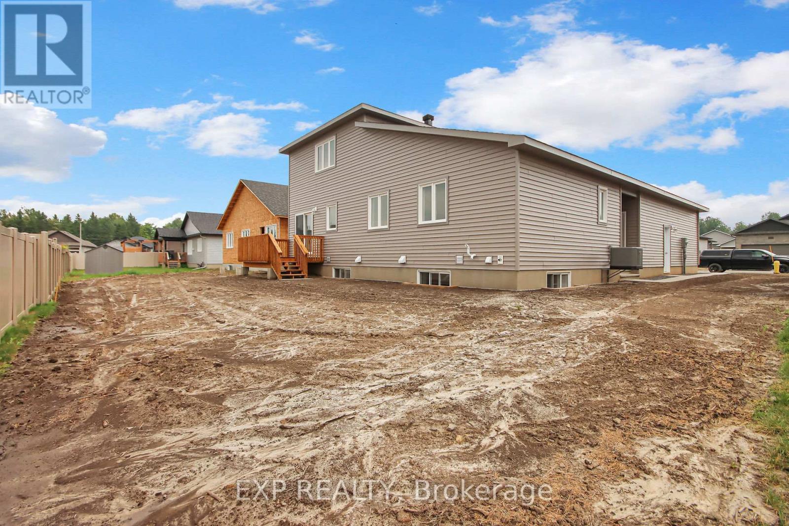 












647 PARKVIEW TERRACE

,
Russell,




Ontario
K4R0C6

