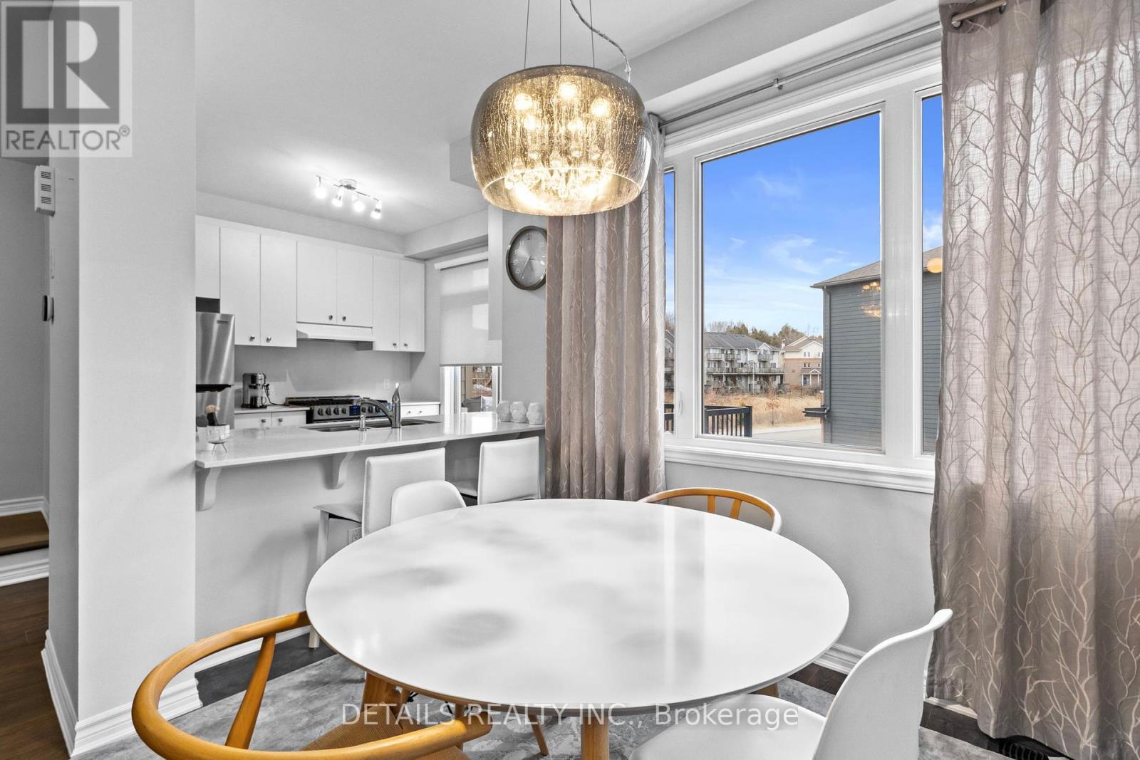 












827 KINIW PRIVATE

,
Ottawa,




Ontario
K1K5A3

