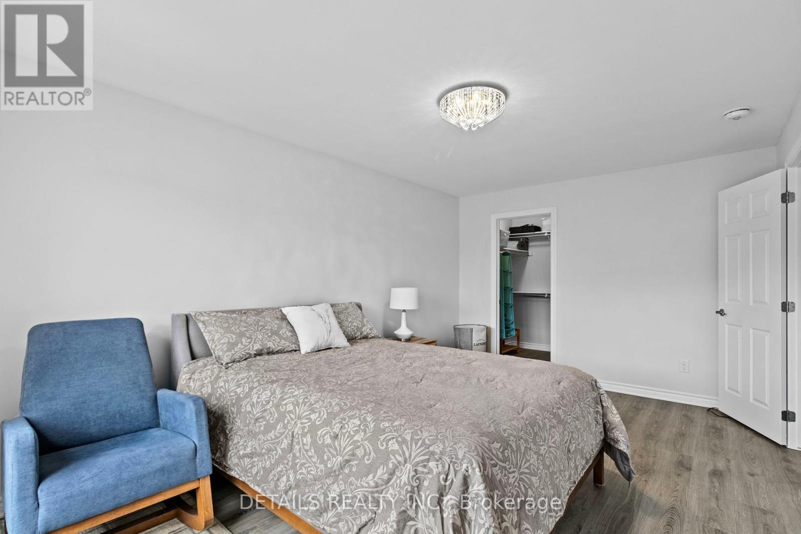 












827 KINIW PRIVATE

,
Ottawa,




Ontario
K1K5A3

