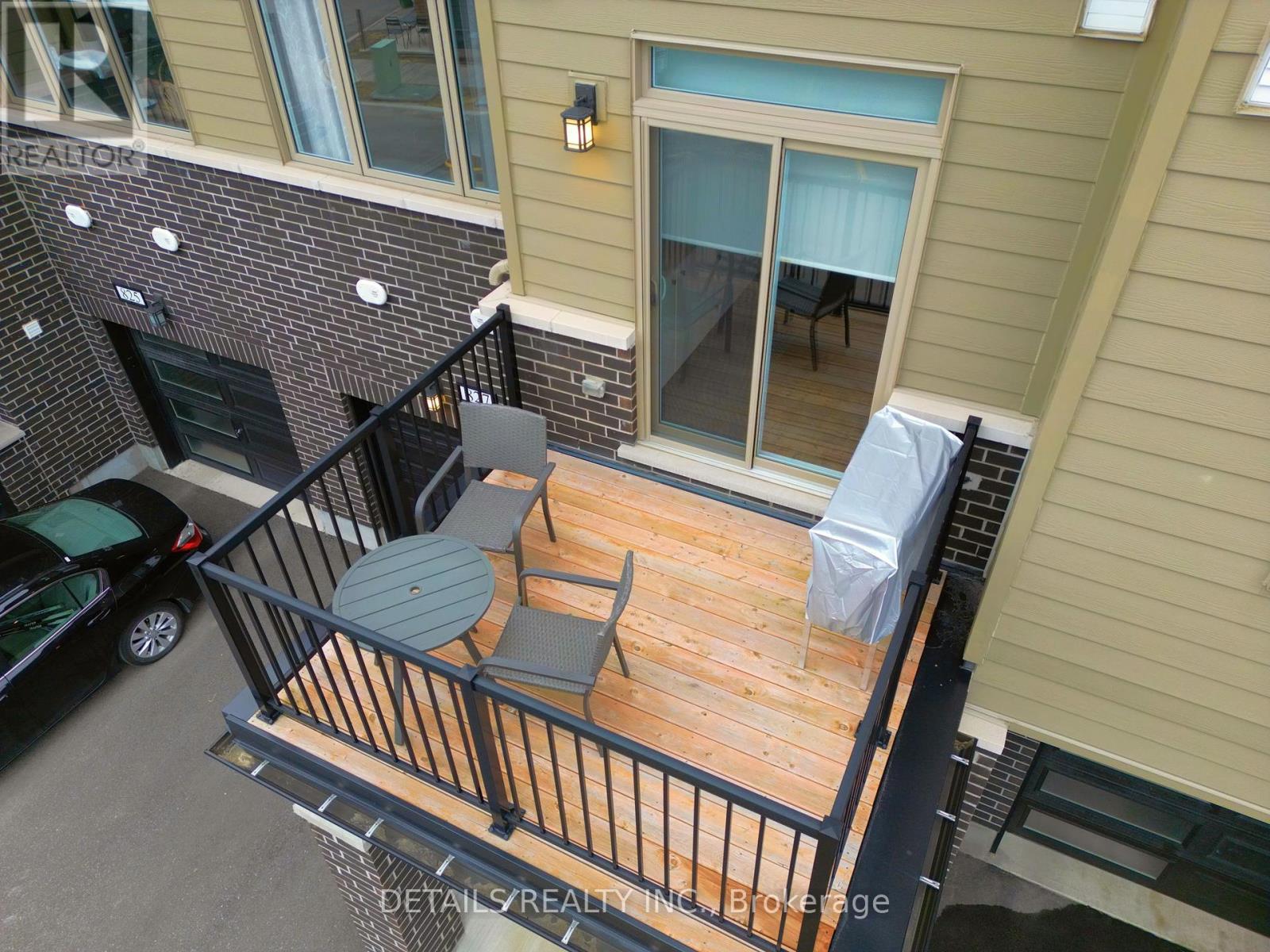 












827 KINIW PRIVATE

,
Ottawa,




Ontario
K1K5A3

