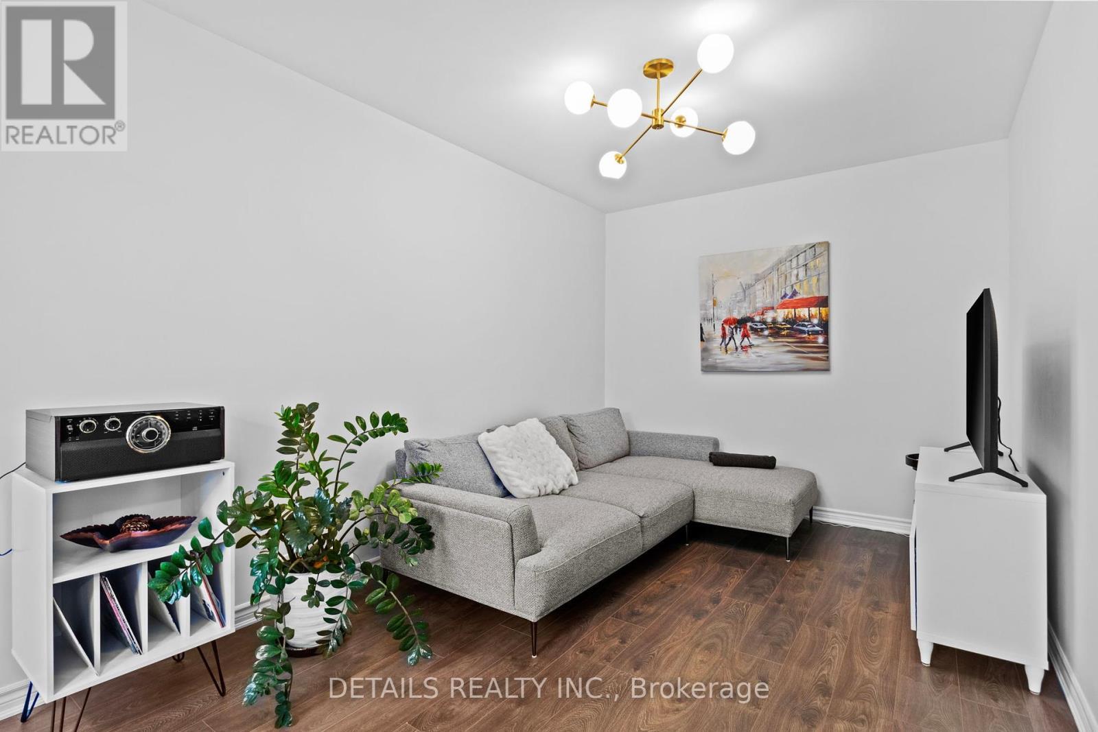 












827 KINIW PRIVATE

,
Ottawa,




Ontario
K1K5A3


