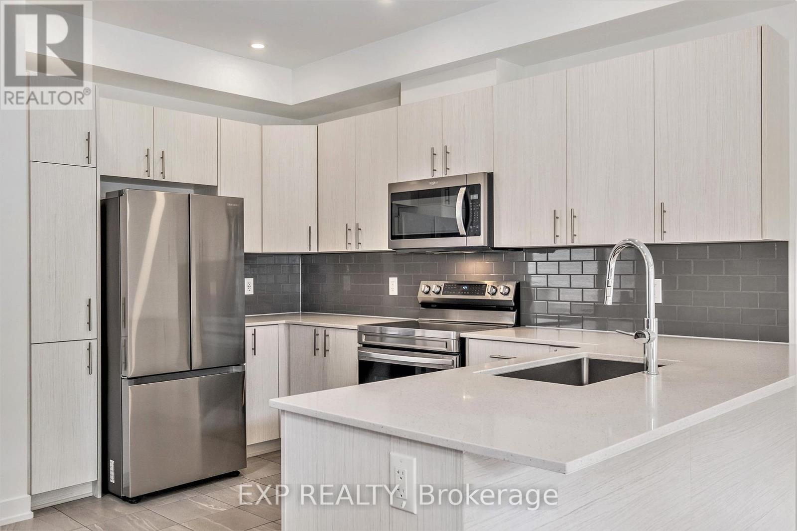 












27 MOOSONEE CRESCENT

,
Ottawa,




Ontario
K4M0L9

