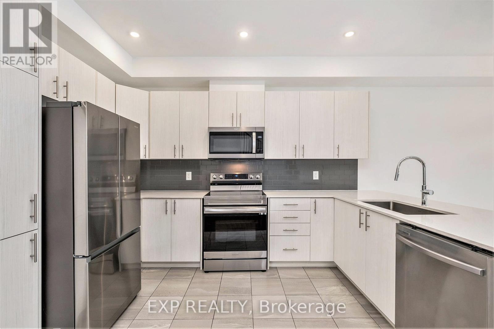 












27 MOOSONEE CRESCENT

,
Ottawa,




Ontario
K4M0L9

