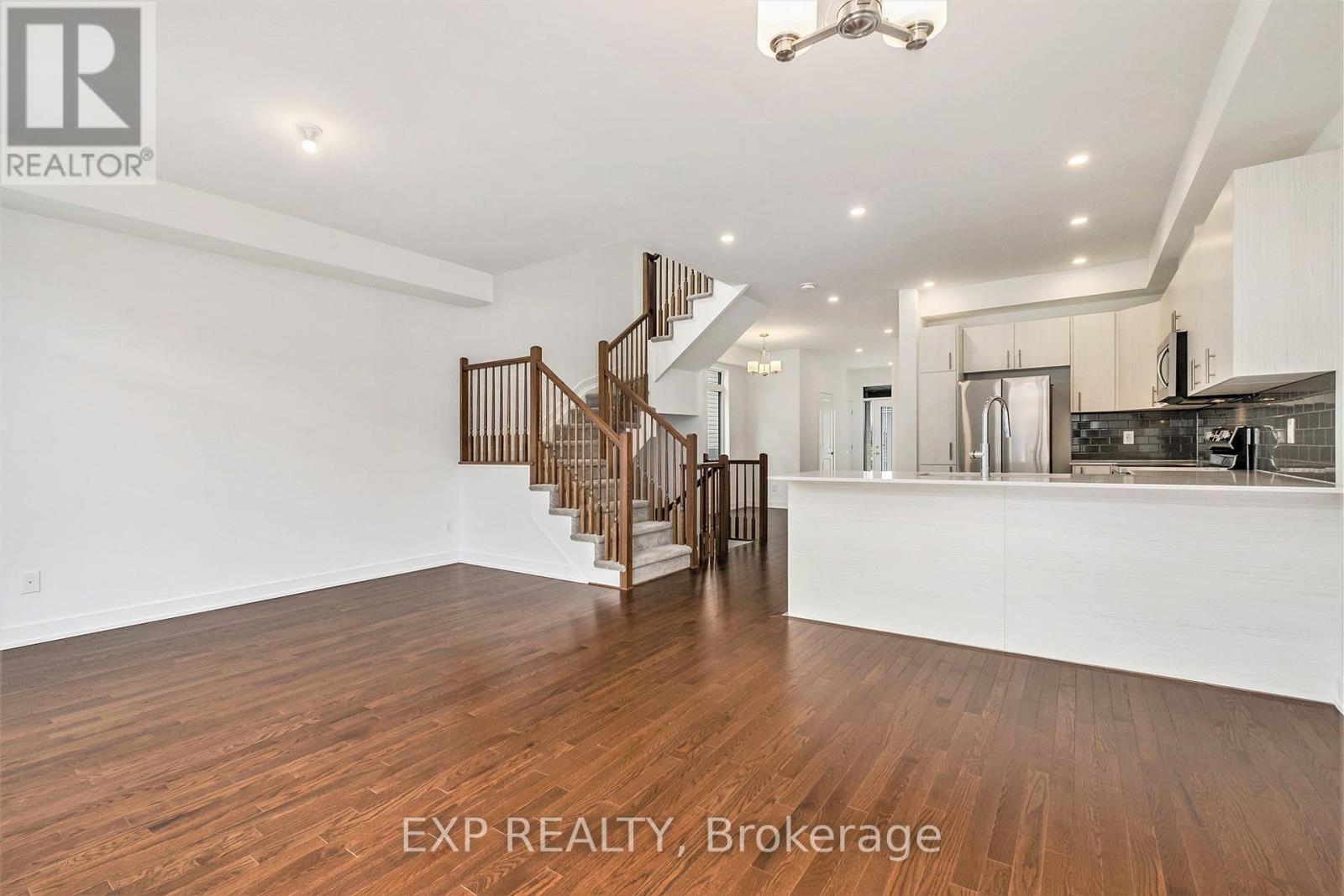












27 MOOSONEE CRESCENT

,
Ottawa,




Ontario
K4M0L9

