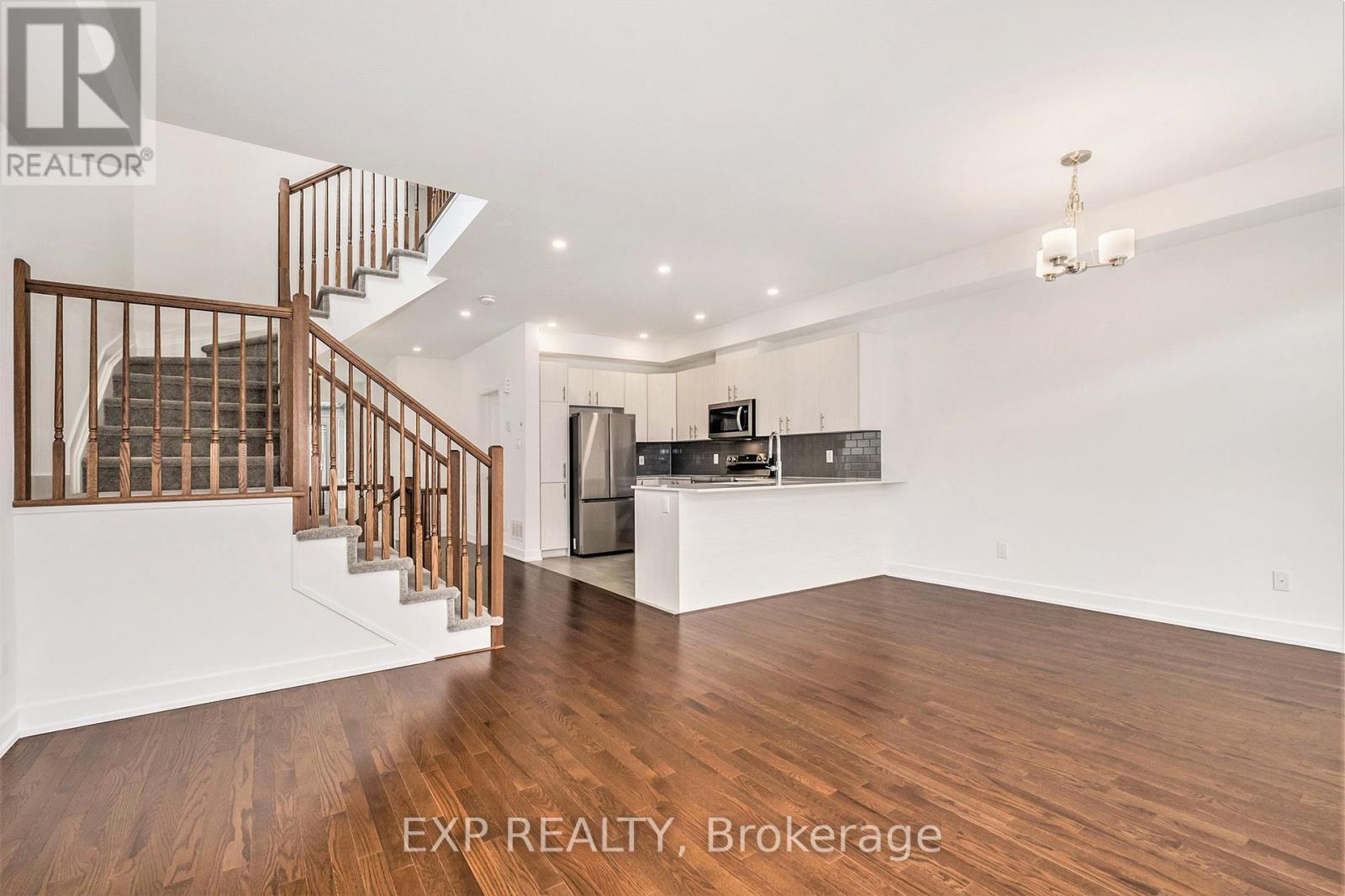 












27 MOOSONEE CRESCENT

,
Ottawa,




Ontario
K4M0L9

