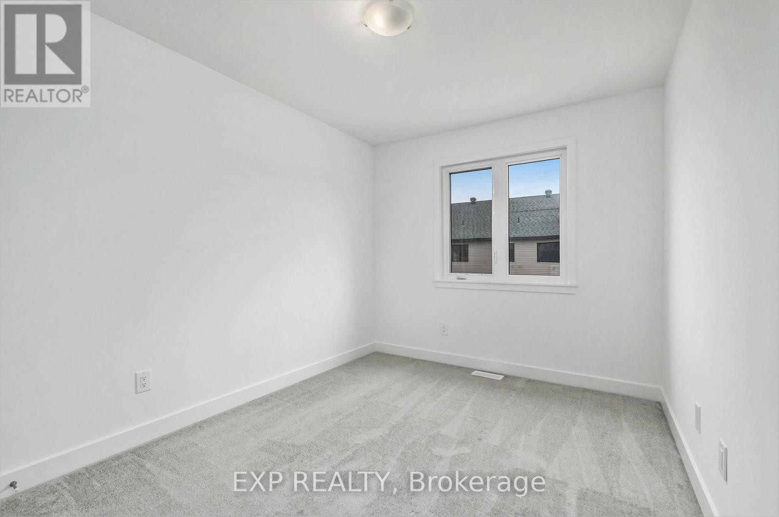 












27 MOOSONEE CRESCENT

,
Ottawa,




Ontario
K4M0L9

