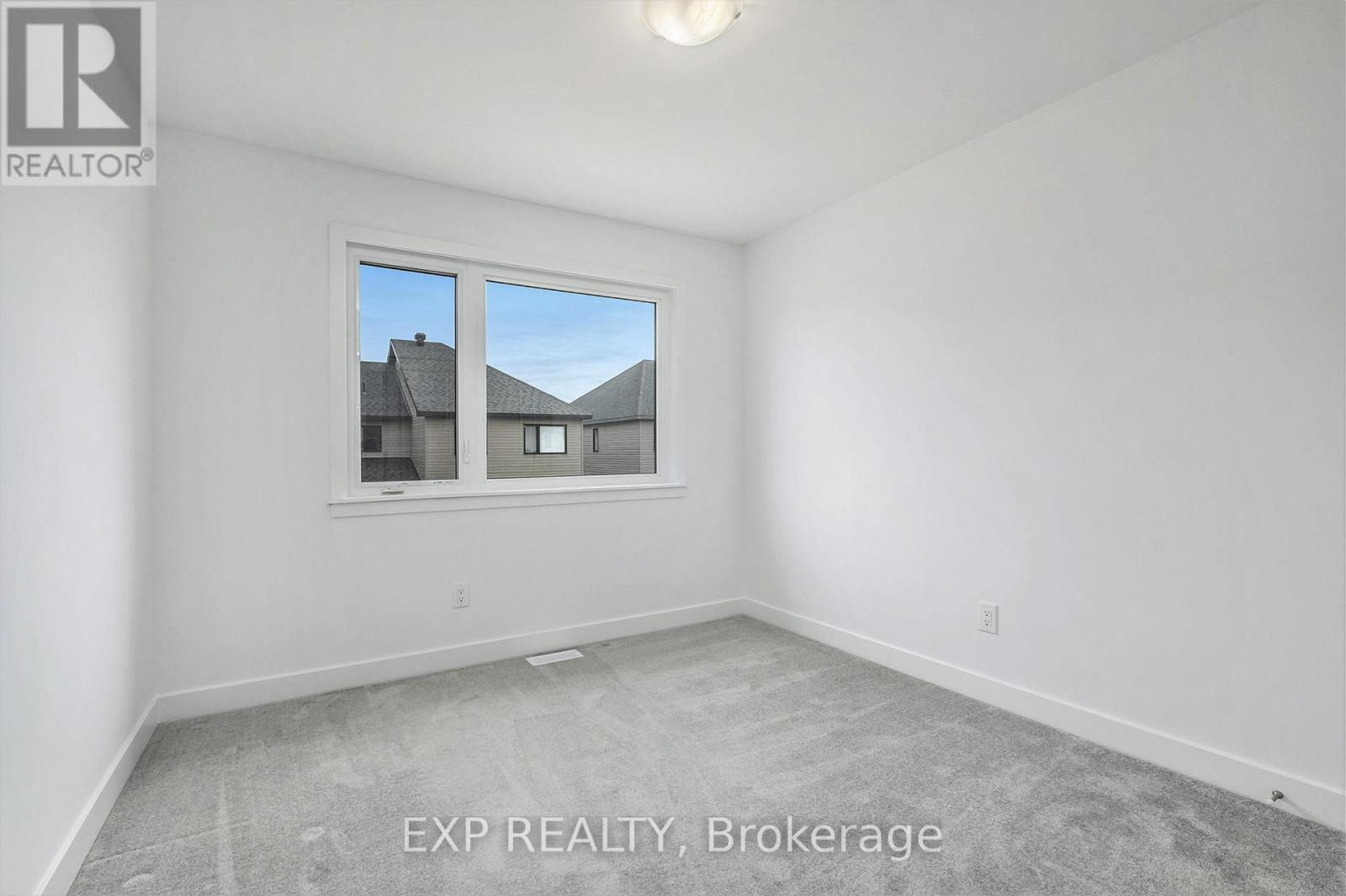 












27 MOOSONEE CRESCENT

,
Ottawa,




Ontario
K4M0L9

