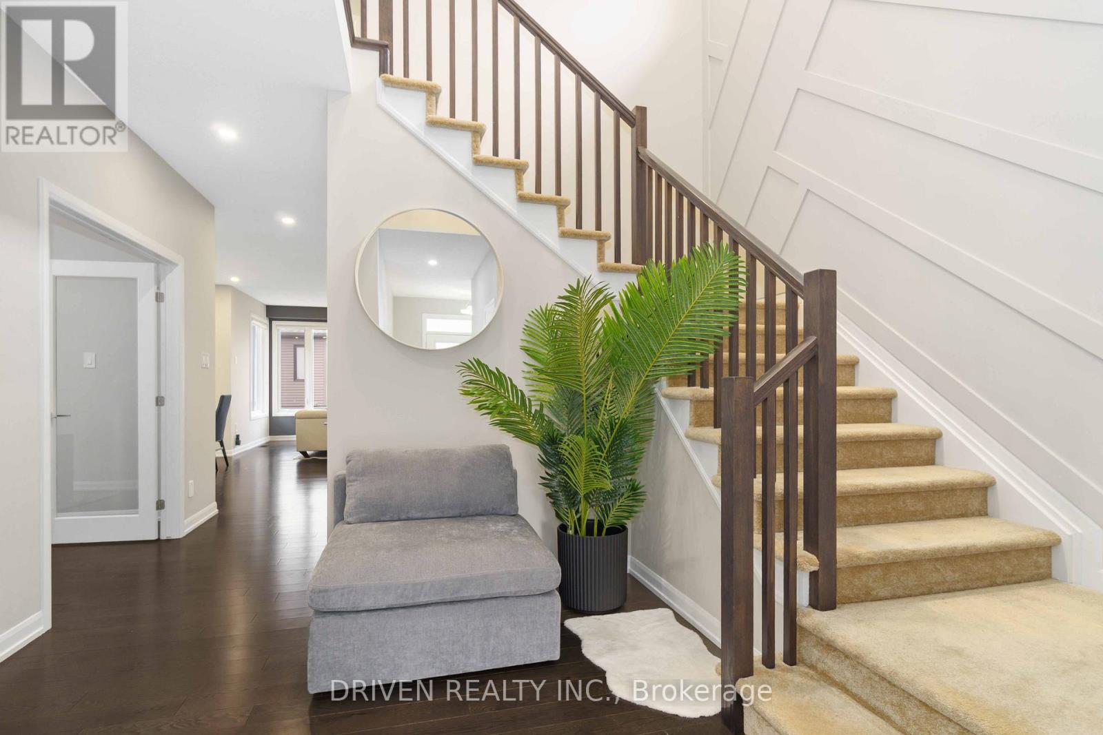 












334 STERLING AVENUE

,
Clarence-Rockland,




Ontario
K4K0L2

