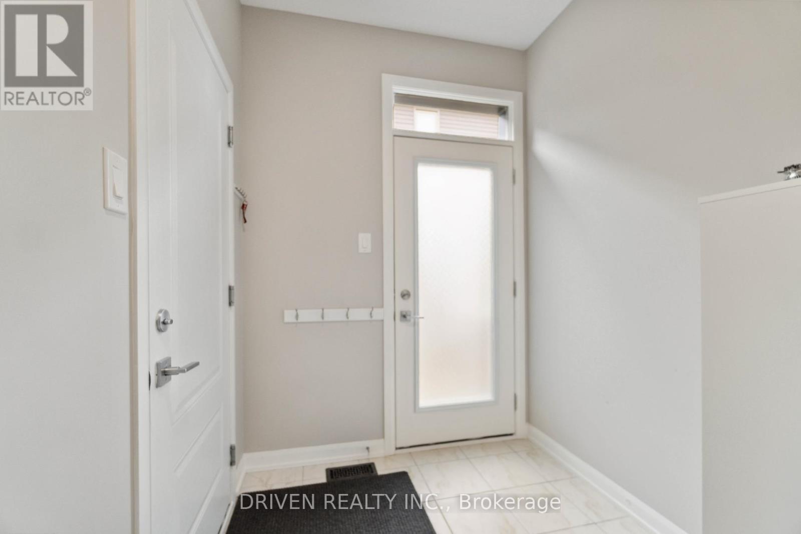 












334 STERLING AVENUE

,
Clarence-Rockland,




Ontario
K4K0L2

