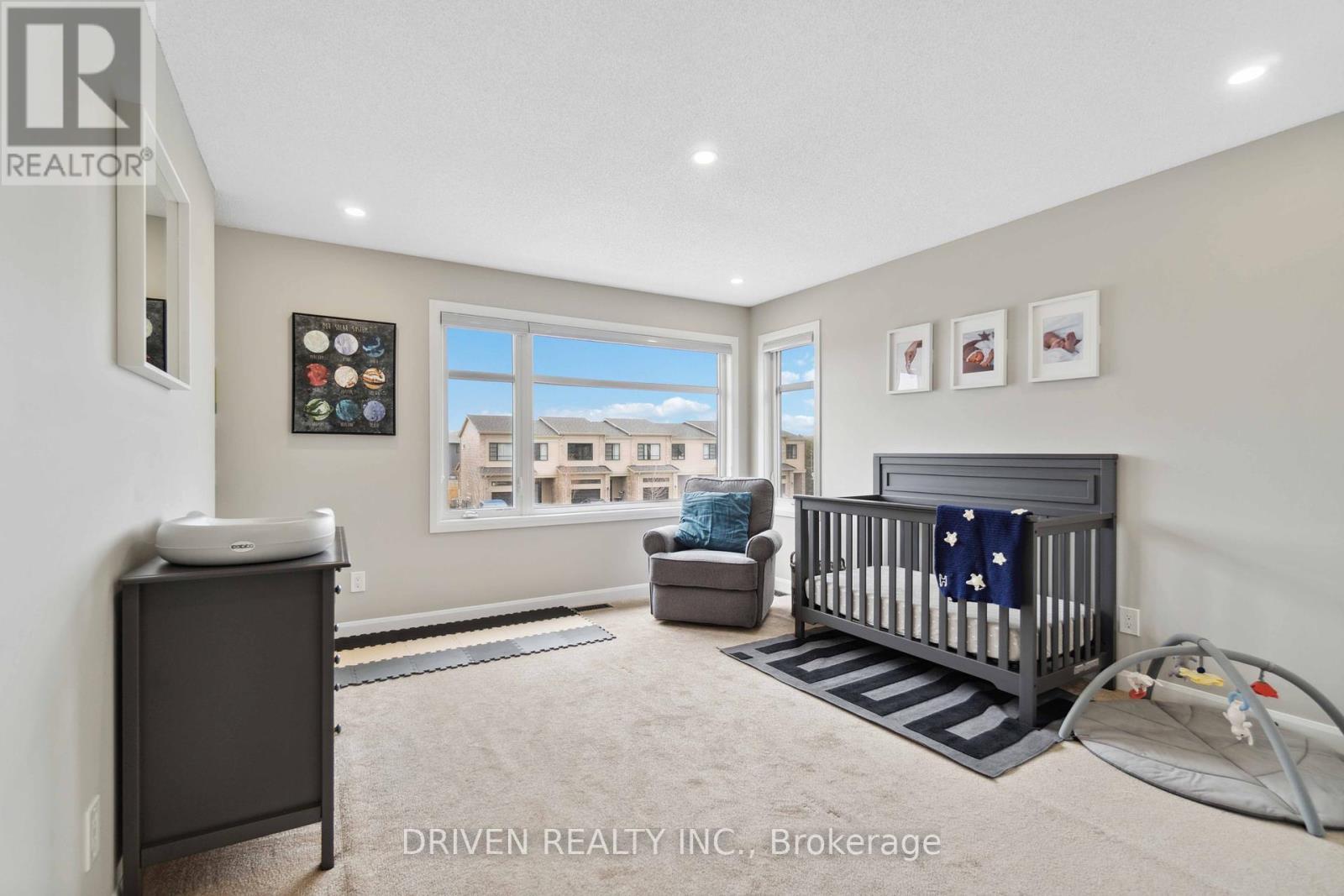 












334 STERLING AVENUE

,
Clarence-Rockland,




Ontario
K4K0L2

