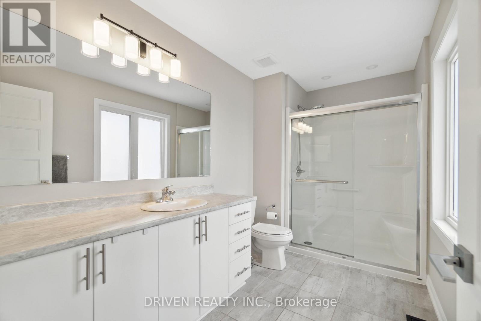 












334 STERLING AVENUE

,
Clarence-Rockland,




Ontario
K4K0L2

