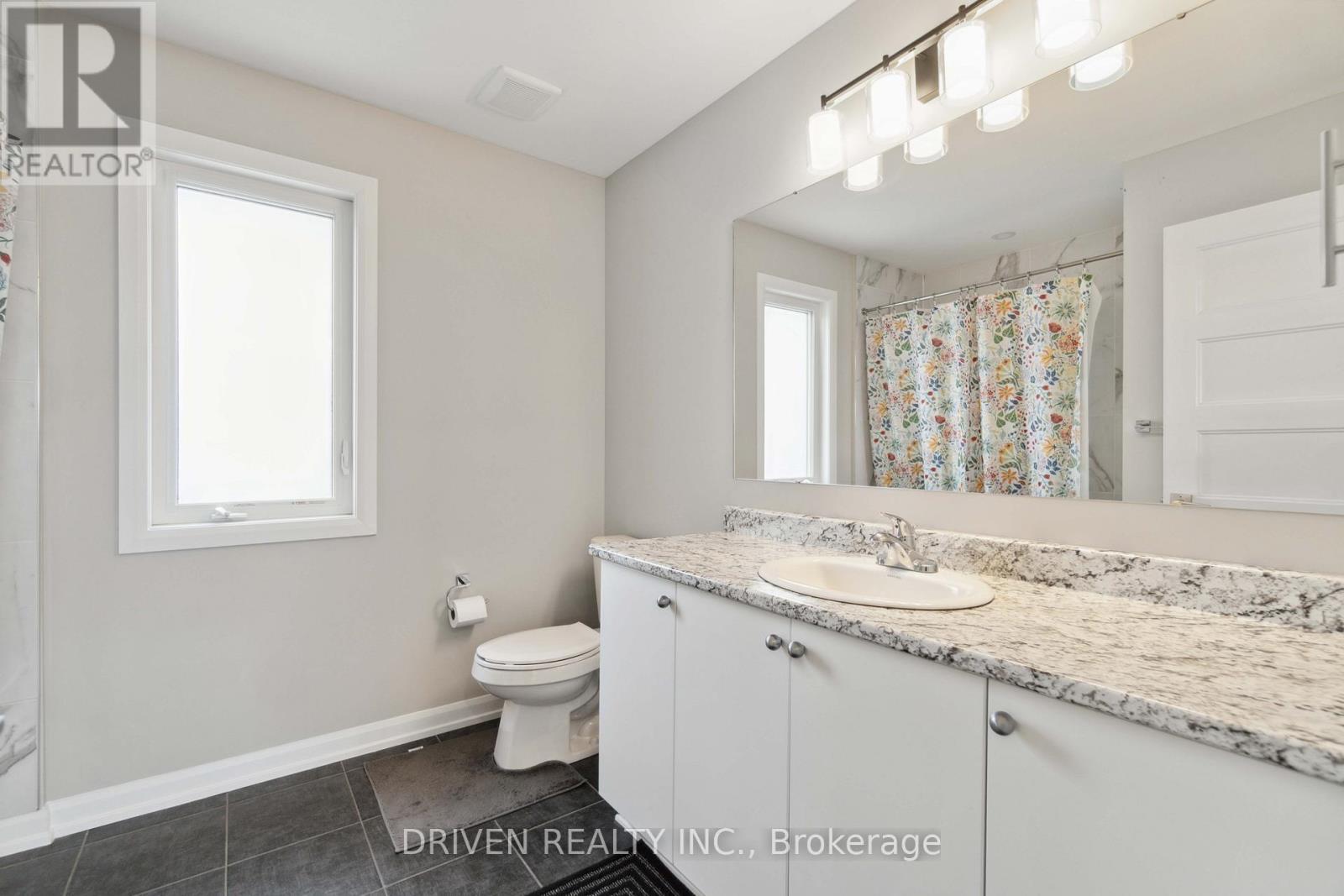 












334 STERLING AVENUE

,
Clarence-Rockland,




Ontario
K4K0L2

