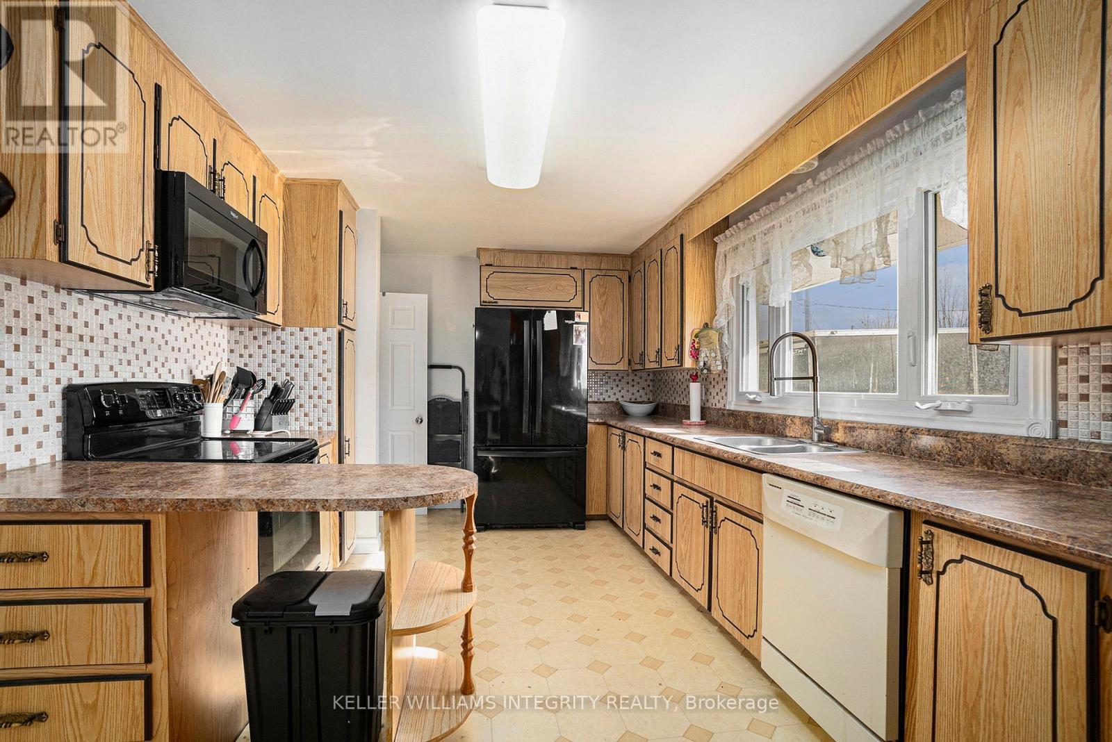 












2589 COUNTY ROAD 7 ROAD

,
North Dundas,




Ontario
K0C1H0

