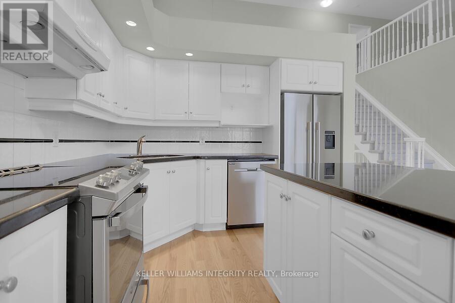 












16 MORENZ TERRACE

,
Ottawa,




Ontario
K2K3H1

