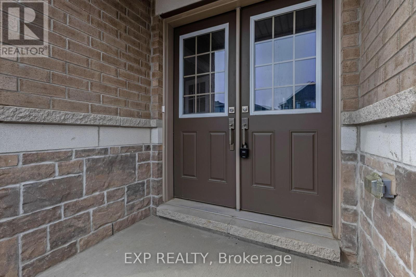 












584 PAAKANAAK AVENUE

,
Ottawa,




Ontario
K1X0J6

