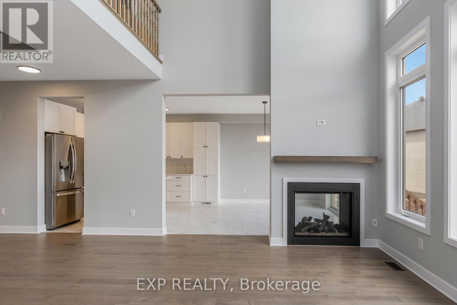 












584 PAAKANAAK AVENUE

,
Ottawa,




Ontario
K1X0J6

