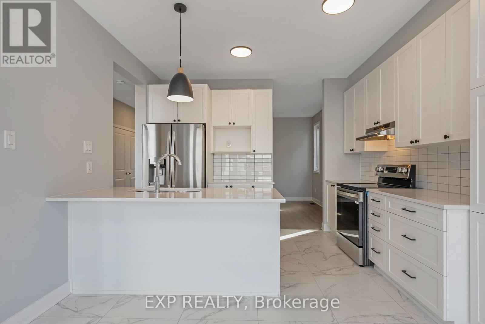 












584 PAAKANAAK AVENUE

,
Ottawa,




Ontario
K1X0J6

