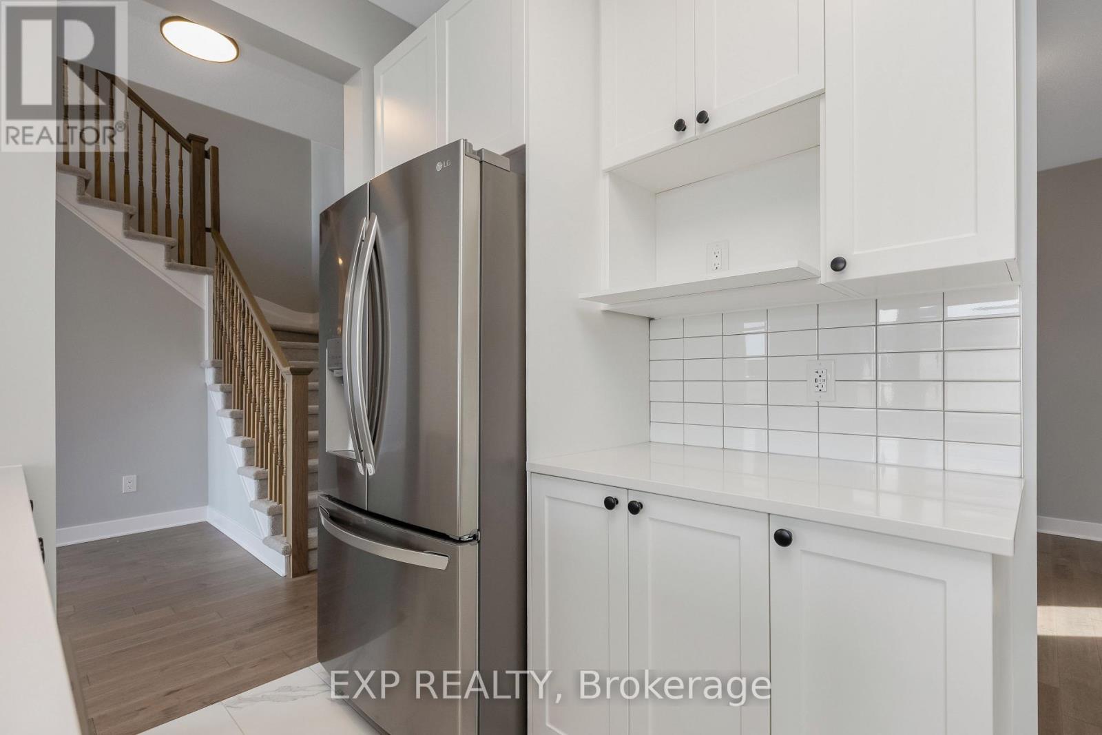 












584 PAAKANAAK AVENUE

,
Ottawa,




Ontario
K1X0J6

