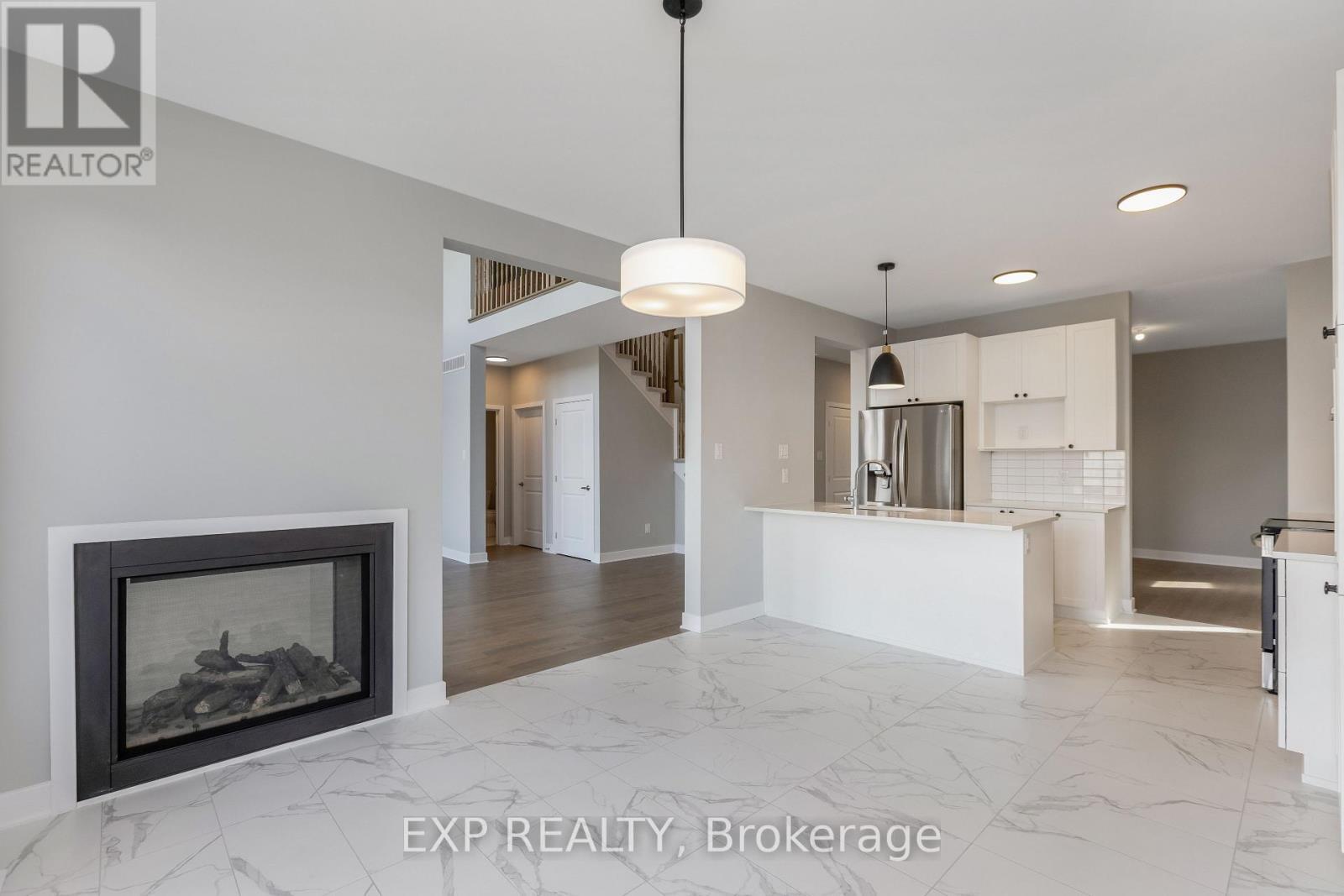 












584 PAAKANAAK AVENUE

,
Ottawa,




Ontario
K1X0J6

